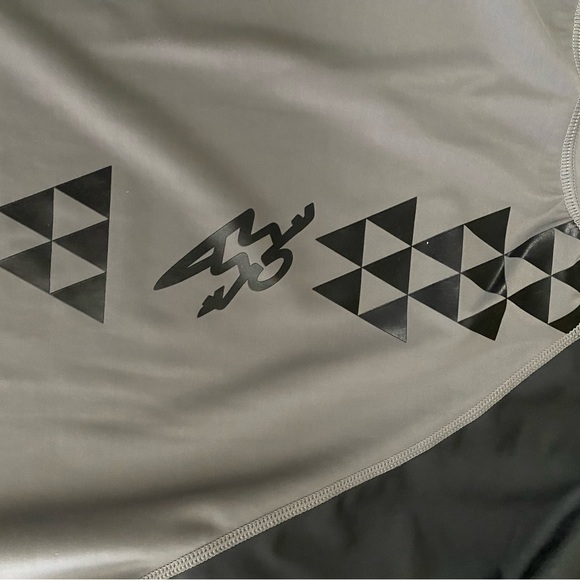 Dahui Rash Guard - Picture 4 of 11